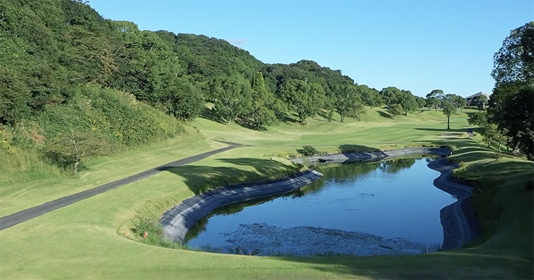 宿命の対決。ムーンレイクゴルフクラブ鞍手コース・中9番、池の底に消えた野望