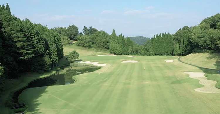 逃げ場のないプレッシャー。名岐国際ゴルフ倶楽部・三国5番の洗礼